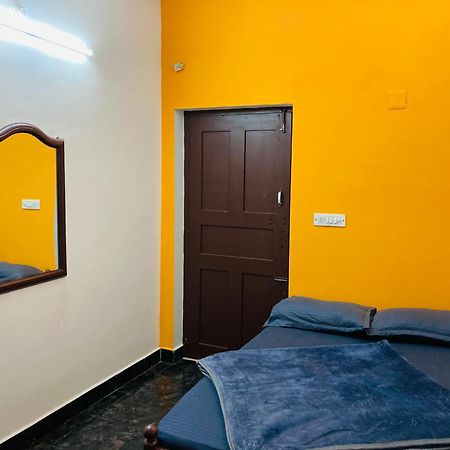 Swarna Tourist Home Munnar Buitenkant foto