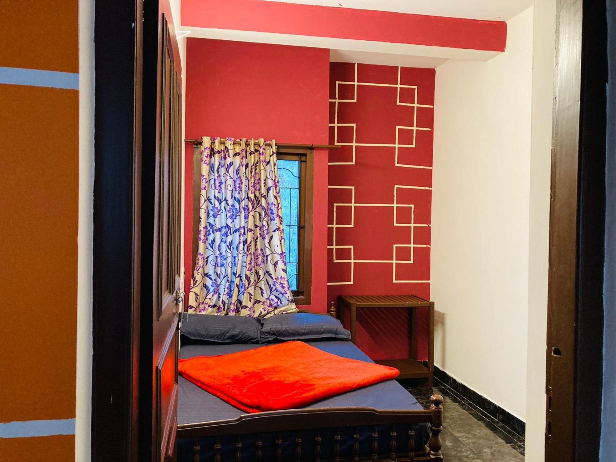 Swarna Tourist Home Munnar Buitenkant foto